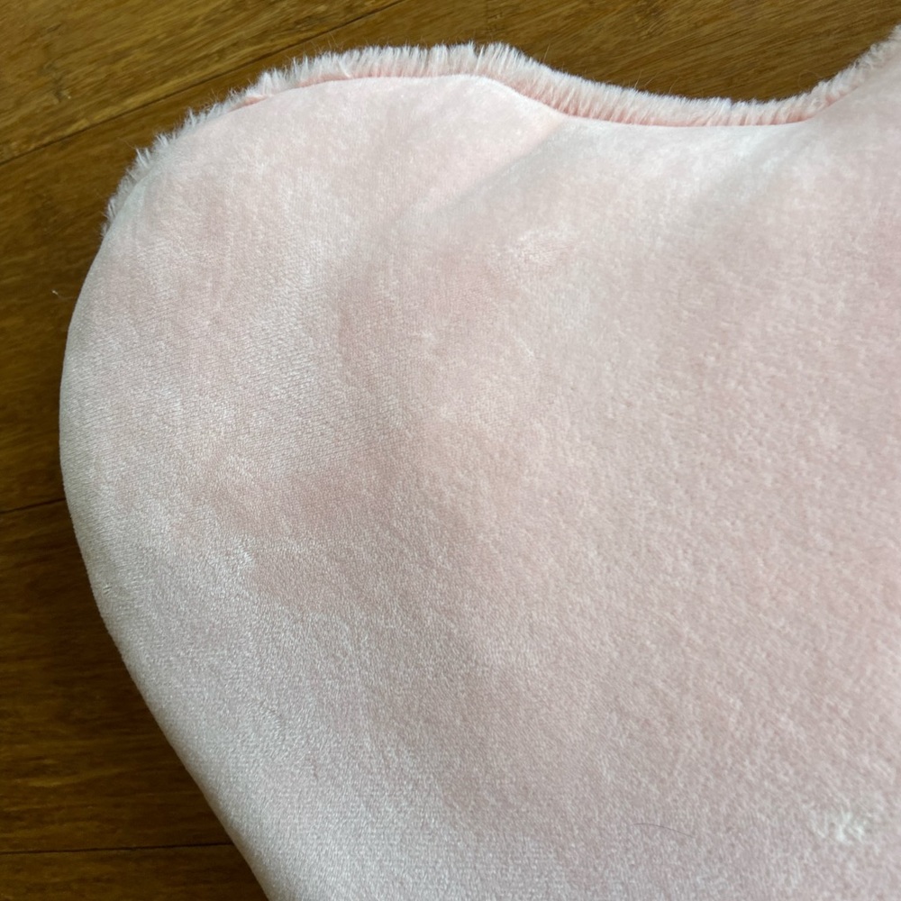 Heart pillow, light pink - Picture 6 of 9